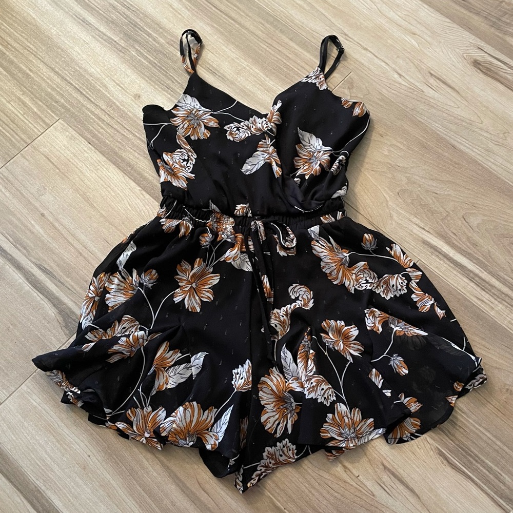 Francescas Black Floral, Romper. Size Small